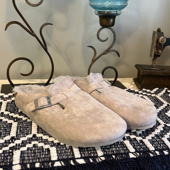 Madden Girl Shoes - Madden Girl Prance Super Soft slips; kinda like Birkenstock